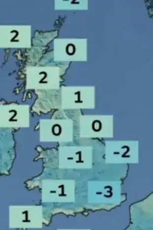 英国天气：今天，英国遭遇了摄氏3度的特大暴风雪，随后出现了倾盆大雨